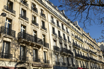 Immeuble du square Montholon à Paris, France