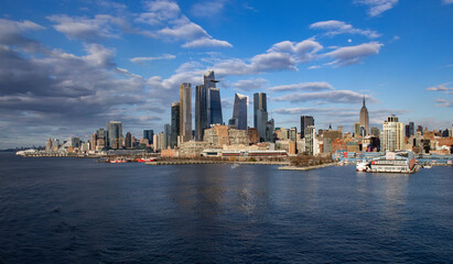 Obraz premium Midtown Manhattan as viewed from the East River, New York City in the United States of America.