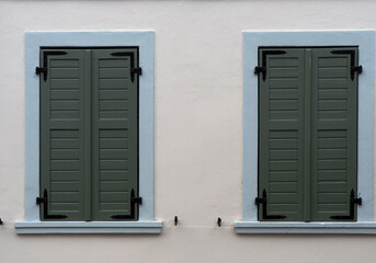 2 Fenster