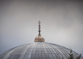 Fototapeta na wymiar dome of a islam mosque