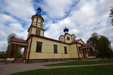 Fototapeta na wymiar Orthodox Church of St. Apostle James Alphaeus in Łosinka