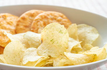 のりしおチップスとしょうゆ煎餅