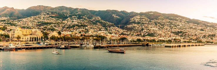 Fototapeta na wymiar Funchal, Madeira illuminated by the glow of the early morning light