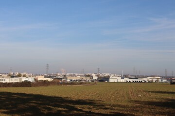 Fototapeta premium Vue d'ensemble de la zone industrielle de Corbas, ville de Corbas, département du Rhône, France