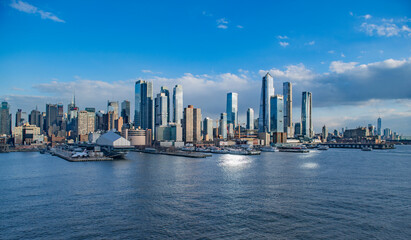 Fototapeta na wymiar View of the New York City skyline from the Hudson River in New York City, USA