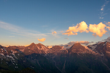 Obraz premium Dramatic view of high ridge. Location Grossglockner high alpine road, Austria, Europe. National park in Tyrol. Drone photography. Famous european travel destination. Discover the beauty of earth.