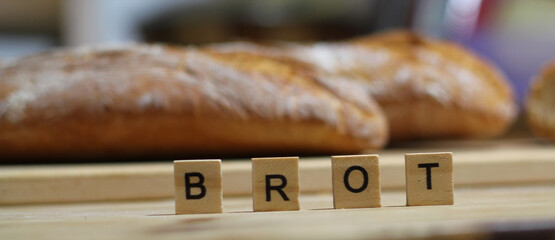 Brot, Holzbuchstaben