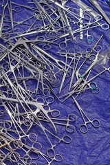 Surgical scissors