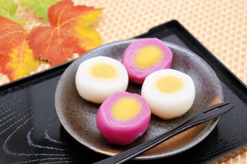 芋あんと栗あんの切団子