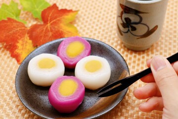 芋あんと栗あんの切団子