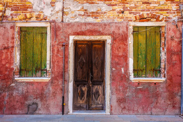 Fototapeta na wymiar Building facade in Burano, Italy