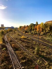 Fototapeta na wymiar Herbstliche Bahnschienen