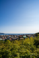 Fototapeta na wymiar 旧鎌倉の市街地と由比ヶ浜