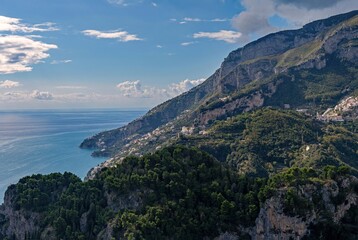 Fototapeta na wymiar Die Amalfiküste bei Ravello in Kampanien in Italien 