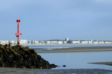 Fototapeta na wymiar The bay of la Baule at low tide.