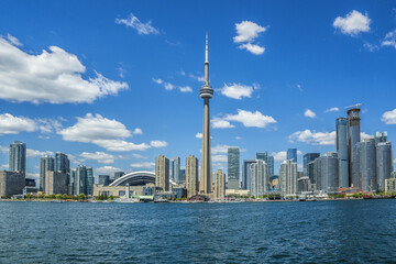 Fototapeta premium Beautiful Toronto's skyline over Lake Ontario. Toronto, Ontario, Canada.