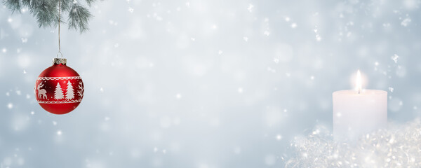 abstrakter weißer weihnachtshintergrund mit klassischer weihnachtsdeko