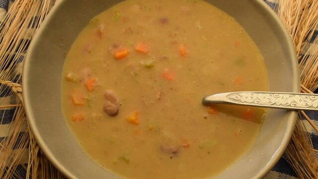 Zuppa di farro ft0211_0538 Sopa de espelta Spelled soup 