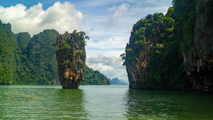 Fototapeta na wymiar Thailand hovering islands