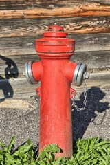 Fototapeta na wymiar Red fire hydrant
