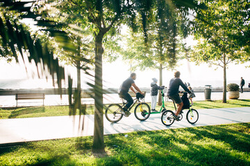 Fototapeta premium cycling in the park
