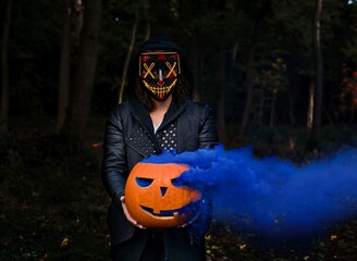 Halloween Kürbis blauer Rauch