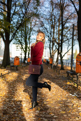 Obraz premium Frau im Park