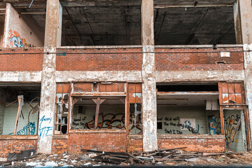 Detroit abandoned broken dystopian factory warehouse crumbling into nightmare apocalypse - Tilt...