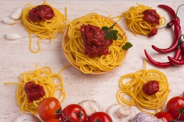 spaghetti pasta with tomatoes sauce - 394466667