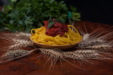 spaghetti pasta with tomatoes sauce - 394469601