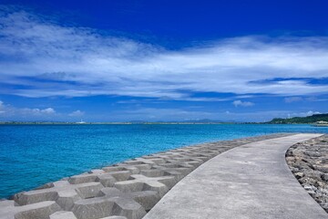 沖縄県・うるま市 夏の浜比嘉島の風景