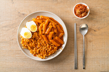 Rabokki (Ramen or Korean instant noodle and Tteokbokki) in spicy korean sauce