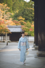 Fototapeta na wymiar 南禅寺紅葉、京都ミス着物モデル、ポートレート、日本伝統、和風美人