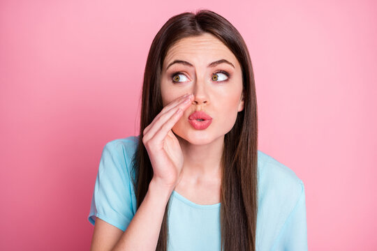 Photo of funny chatterbox lady say tell news gossips people wear casual t-shirt isolated pink pastel color background