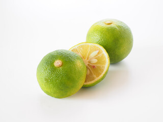 すだち　白背景で