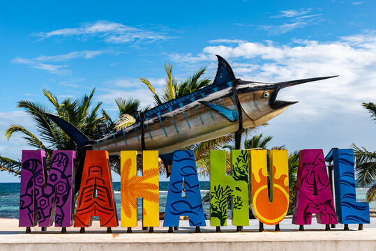 Schriftzug Mahahual Costa Maya Karibik Mexiko