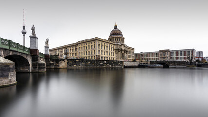 Neues Stadtschloss in Berlin mit Berliner Fernsehturm  © Ronny Behnert