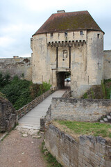 Fototapeta na wymiar drawbridge of the castle of caen in normandy (france)
