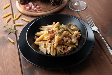 Deliziosa pasta con carciofi e guanciale, Cucina Italiana 