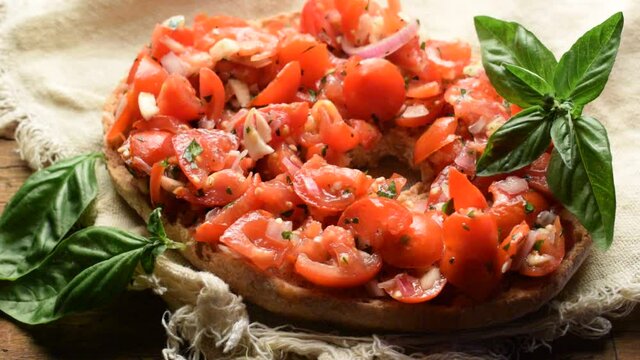 Fresella al pomodoro ft0208_0459 Frisella with tomato