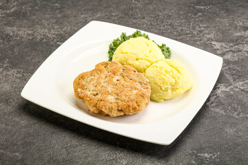 Chicken cutlet with mashed potato