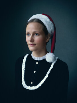 Gem&auml;ldeartiges Portrait von Frau mit Weihnachtsm&uuml;tze