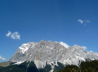 Fototapeta na wymiar Mountain panorama of Zugspitze mountain, Tyrol, Austria