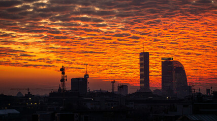 Fototapeta na wymiar Milano al tramonto