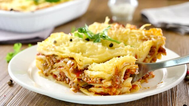 lasagne with beef and cheese