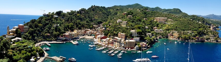 Fototapeta na wymiar Bay view of Portofino Italy