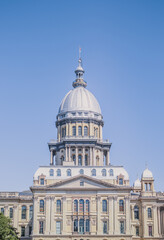 Obraz premium Springfield IL State Capital Building with beautiful, soft light and light blue sky.
