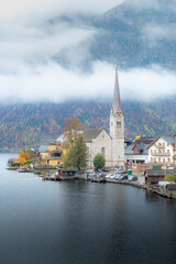 Naklejka premium Autumn view Of Hallstatt village, Austria