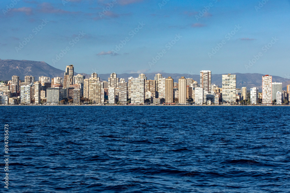 Poster ciudad de benidorm vista desde el agua españa