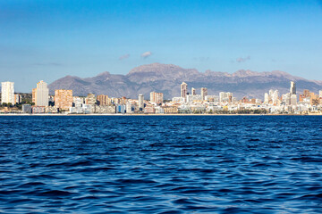 Fototapeta premium ciudad de Benidorm vista desde el agua España